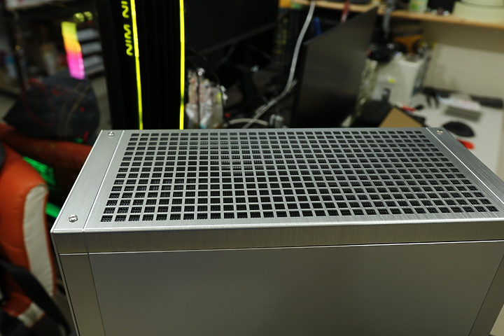 點我看大圖 abee Pixel One - 360度萬元等級鋁金屬像素風 8bit 給我拼一隻兔子行嗎?₍ᐢ⑅ᐢ₎