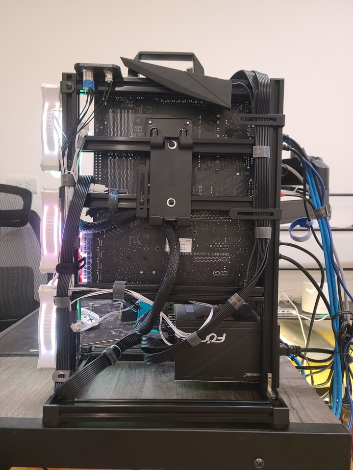電腦主機攜帶化-執行