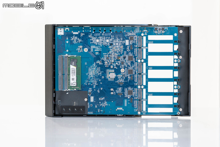 ASUSTOR FLASHSTOR 12 Pro FS6712X NAS 開箱實測 10G 網路搭配全 SSD 配置提供高速存取快感