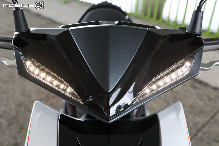 SYM JET SL TCS 試駕｜強化安全不漲價 升級就在細節裡