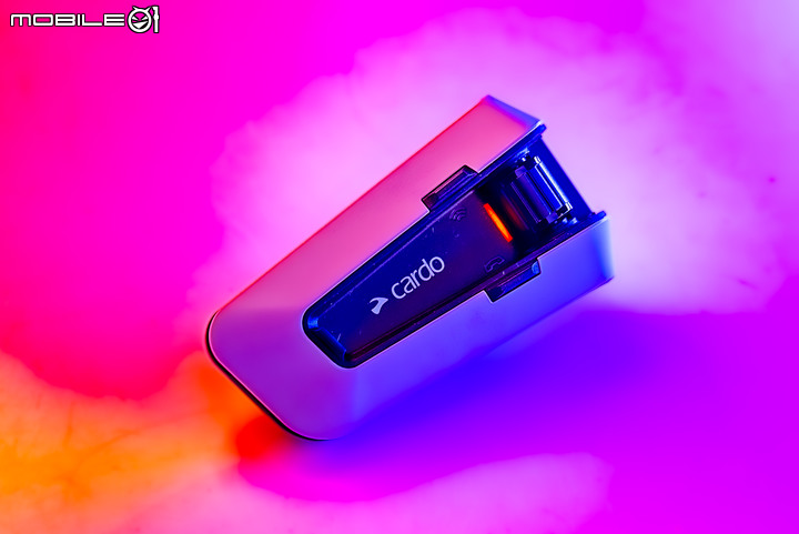 Cardo Packtalk Custom 開箱|首款訂閱制藍牙耳機登場!是商業陰謀還是更划算的選擇?