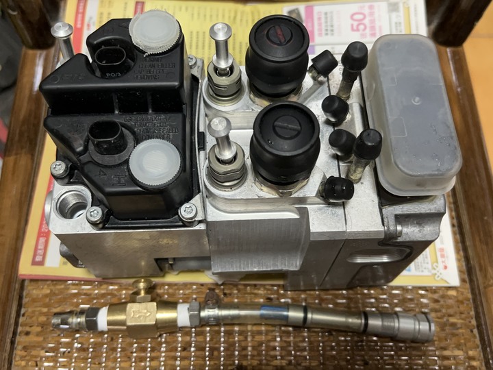 點我看大圖 RH Second Life Kit (Analog Version) BMW R1150R