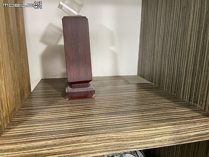 點我看大圖 <蒸開箱試用> LG A9TS 蒸氣濕拖無線吸塵器|蒸的一鍵解決頑垢和死角髒汙,高效蒸氣技術可以輕鬆讓家裡像大掃除後的乾淨 (5/14第三次更新)