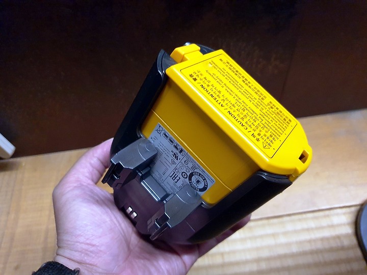 【蒸厲害】 LG A9 TS 蒸氣系列濕拖無線吸塵器 體驗心得分享<<好乾淨>>