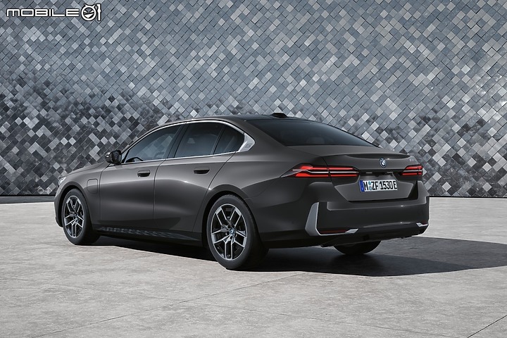 【海外新訊】BMW大改款5系列/純電i5正式發表,內外觀與數位科技全面進化、純電i5動力突破六百匹!