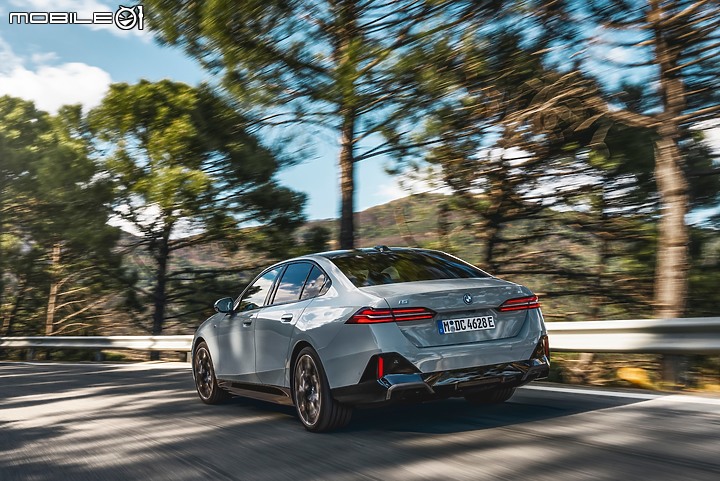 【海外新訊】BMW大改款5系列/純電i5正式發表,內外觀與數位科技全面進化、純電i5動力突破六百匹!