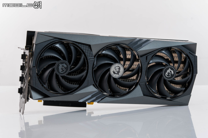 微星 GeForce RTX 4060 Ti GAMING X TRIO 8G 顯示卡開箱實測 以大開口散熱提供更高運作效能