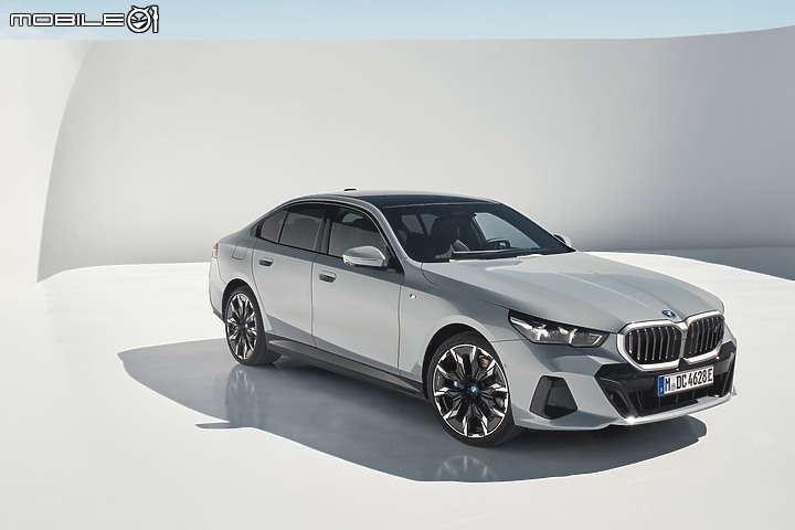 【海外新訊】BMW大改款5系列/純電i5正式發表,內外觀與數位科技全面進化、純電i5動力突破六百匹!