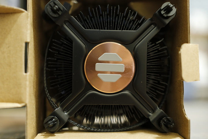 萬元內的誠意之作。由不可描述的 GIGABYTE 技嘉科技 帶來的 【Z790 AORUS ELITE AX】高品質主機板