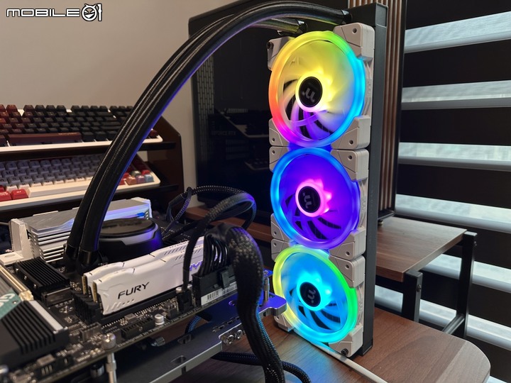 磁吸串接!ThermalTake 耀影 SWAFAN EX12 RGB 風扇