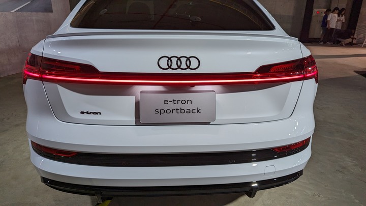 雙重感受一次滿足 - Audi Q系列暨 e-tron 越野駕馭體驗營