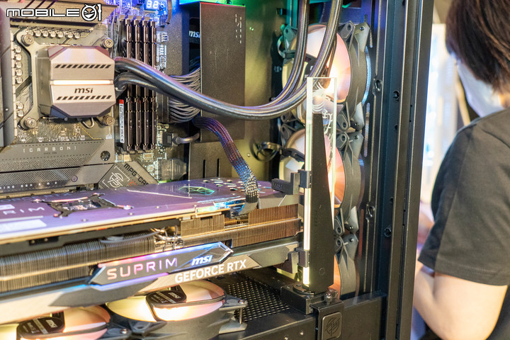 【Computex 2023】微星推出新款機殼與 AIO 水冷套件 應對顯示卡垂直安裝的熱量累積