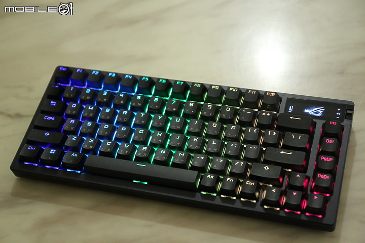 結合頂尖技術的客製化鍵盤|ROG Azoth不專業開箱測試
