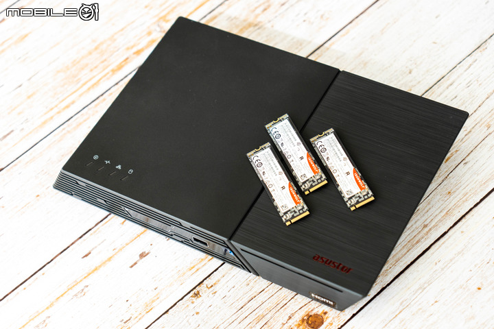 ASUSTOR FLASHSTOR 12 Pro FS6712X NAS 開箱實測 10G 網路搭配全 SSD 配置提供高速存取快感