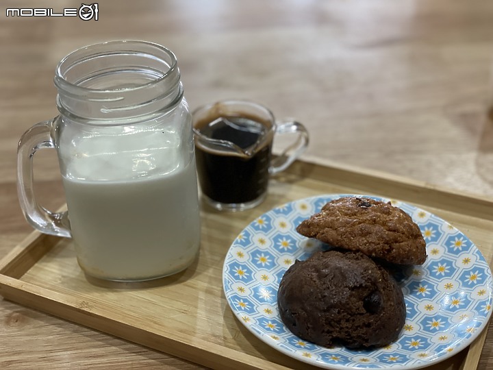 點我看大圖 <蒸開箱試用> LG A9TS 蒸氣濕拖無線吸塵器|蒸的一鍵解決頑垢和死角髒汙,高效蒸氣技術可以輕鬆讓家裡像大掃除後的乾淨 (5/14第三次更新)