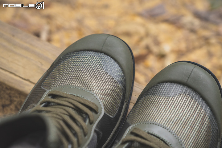 PALLADIUM PAMPA LITE+ MATRYX纖維尼龍靴開箱|單支重量僅300克?軍靴也能如此輕盈!