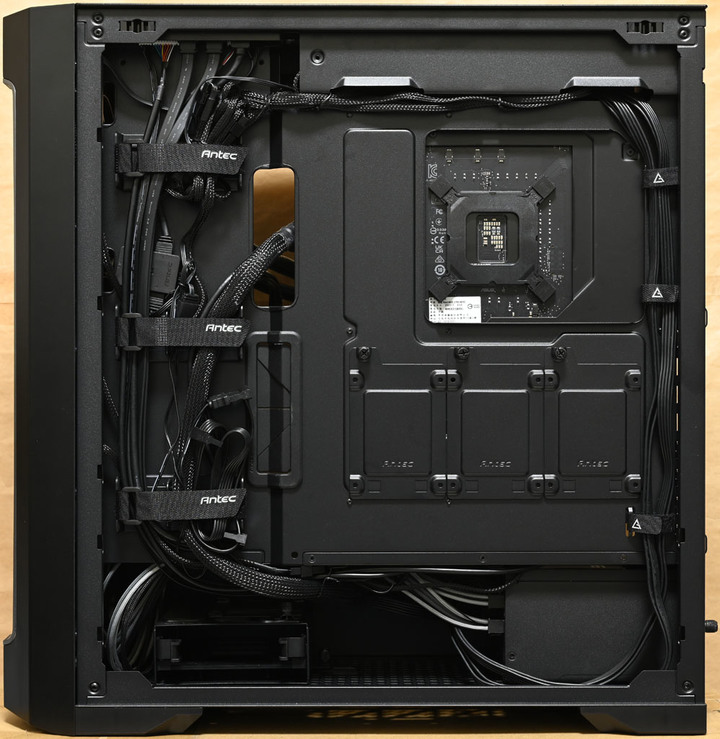 點我看大圖 Antec Performance 1機殼開箱