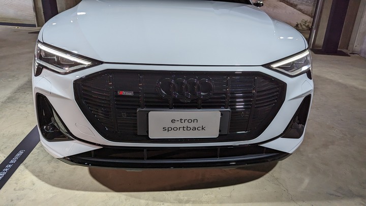 雙重感受一次滿足 - Audi Q系列暨 e-tron 越野駕馭體驗營