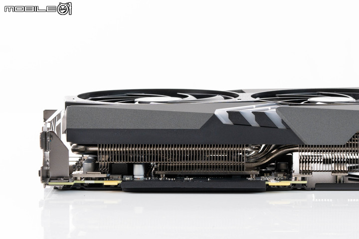 微星 GeForce RTX 4060 Ti GAMING X TRIO 8G 顯示卡開箱實測 以大開口散熱提供更高運作效能