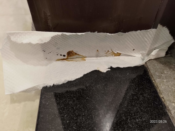 求救>"<廁所門框滲水要如何根治呢?