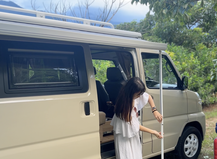 【露營車體驗】生日居然睡車上！宜蘭露營區看到滿天星、藍眼淚