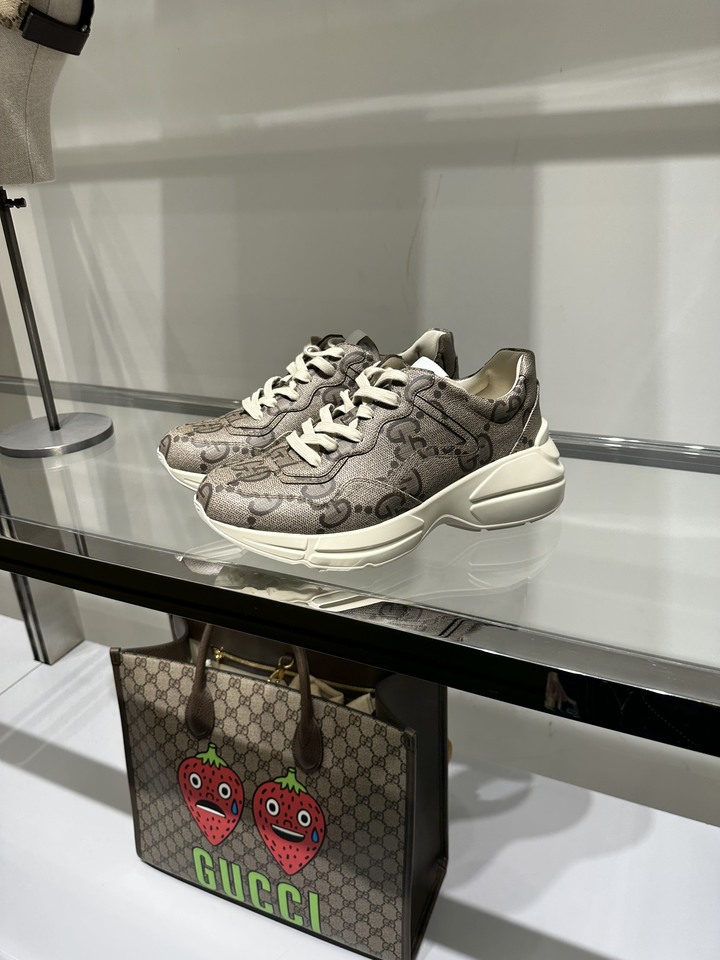 「開箱」GUCCI TIGER sneakers