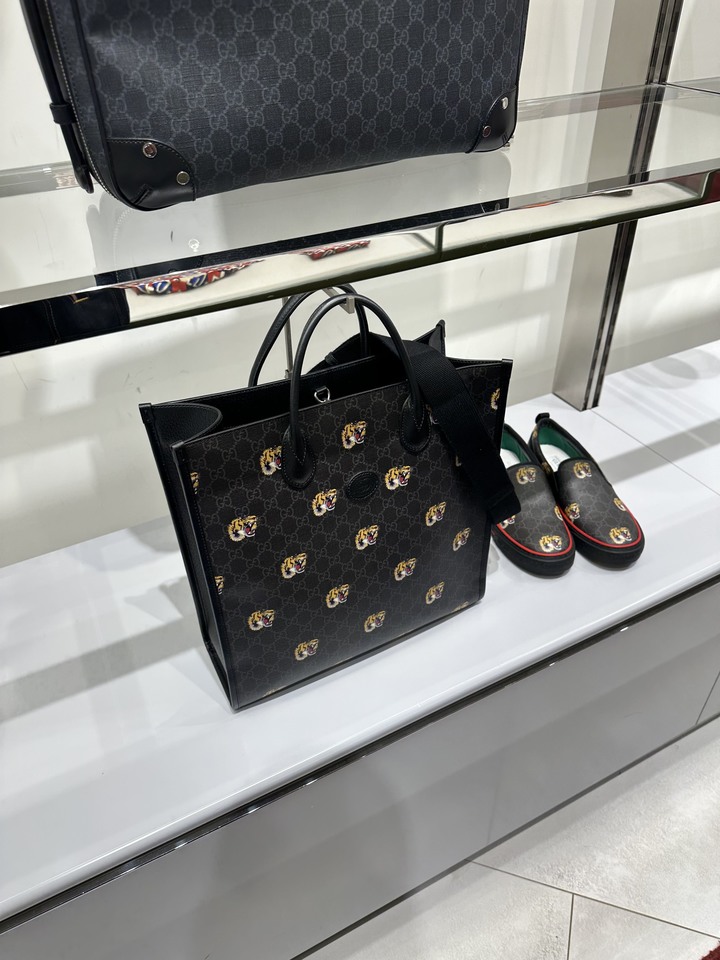 「開箱」GUCCI TIGER sneakers