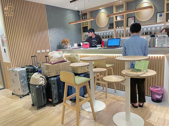 2023開幕「町・草休行館」機場膠囊旅館:融入台灣茶文化住宿