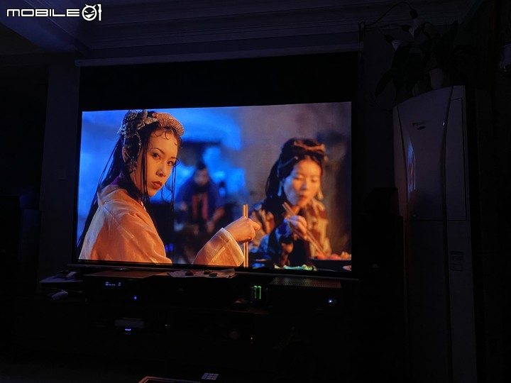 遊戲電影兩不誤的BENQ X3000i投影機