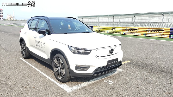 點我看大圖 【體驗心得分享】VOLVO XC40 Recharge Twin Motor 麗寶國際賽車場體驗