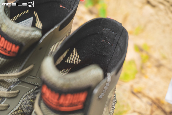 PALLADIUM PAMPA LITE+ MATRYX纖維尼龍靴開箱|單支重量僅300克?軍靴也能如此輕盈!