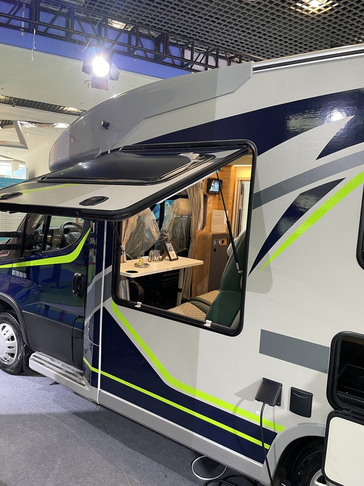 參觀上海國際房車旅遊博覽會 (露營車)