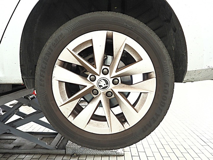 ŠKODA OCTAVIA COMBI 1.0TSI e-TEC 30,000km 保養紀錄