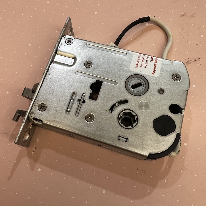DIY 簡單修好三星電子鎖故障無法自動上鎖