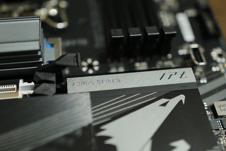 萬元內的誠意之作。由不可描述的 GIGABYTE 技嘉科技 帶來的 【Z790 AORUS ELITE AX】高品質主機板