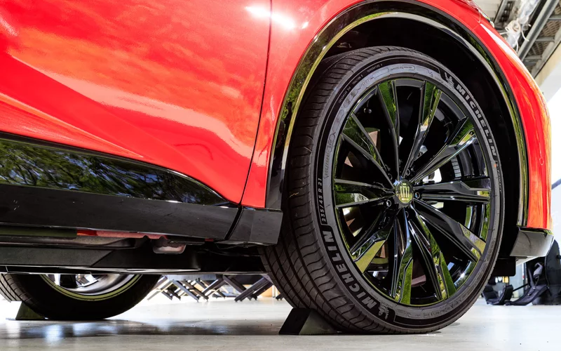 掛上皇冠的Ferrari Purosangue? TOYOTA Crown Sport超有型現身!
