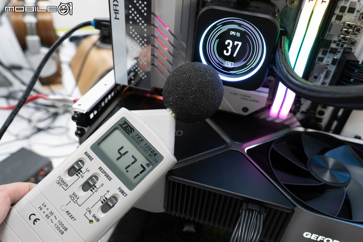 CORSAIR iCUE H150i ELITE LCD XT 360 AIO 水冷散熱器 以更高解熱能力持續穩定效能輸出