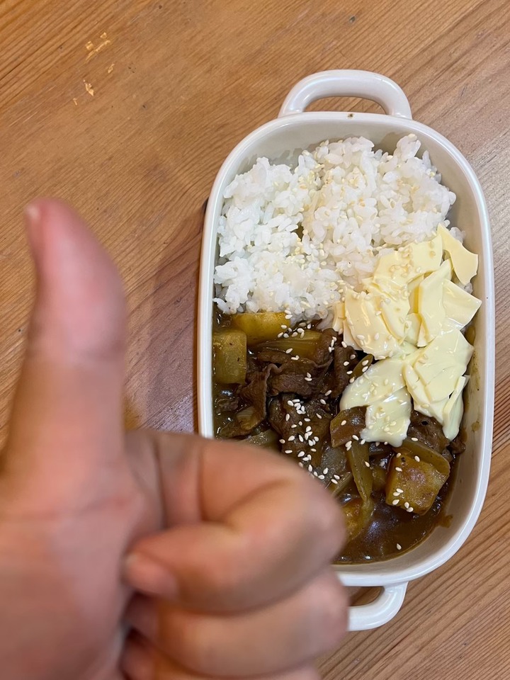跟著youtuber一起做正宗日式咖哩！