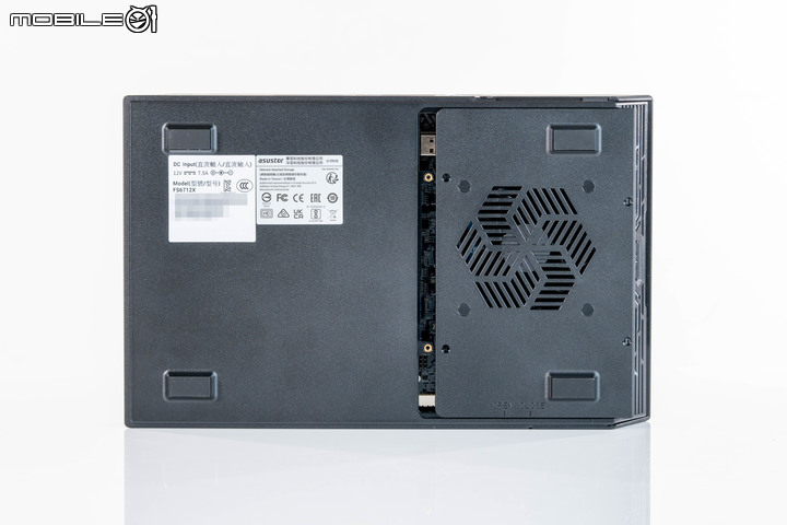 ASUSTOR FLASHSTOR 12 Pro FS6712X NAS 開箱實測 10G 網路搭配全 SSD 配置提供高速存取快感