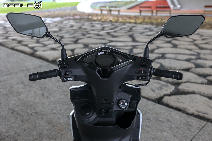 SYM JET SL TCS 試駕｜強化安全不漲價 升級就在細節裡