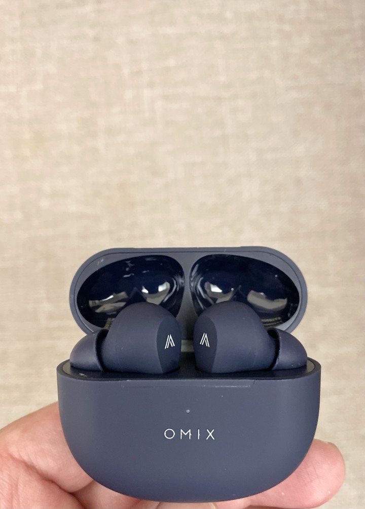 【開箱文】OMIX霧光美型 真無線藍牙耳機 OM5 高貴不貴平價頂配！