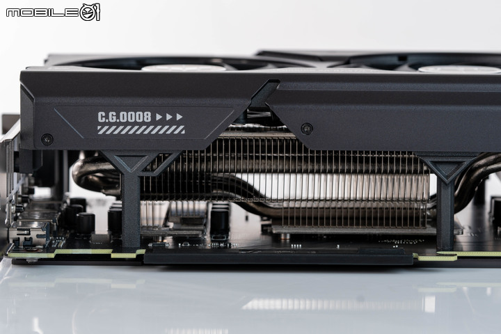 華碩 TUF GeForce RTX 4060 Ti O8G GAMING 顯示卡開箱實測 小顯卡裝大風扇真的有幫助?