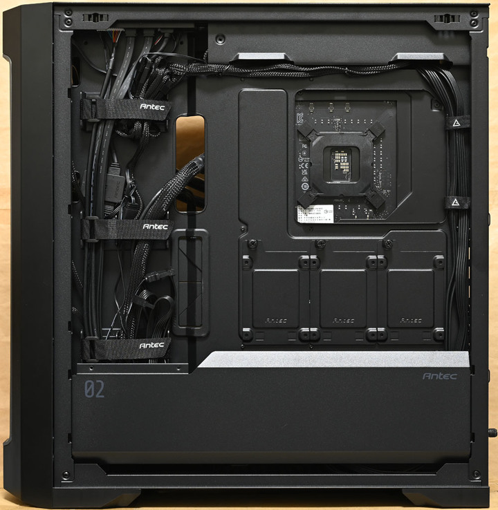 點我看大圖 Antec Performance 1機殼開箱