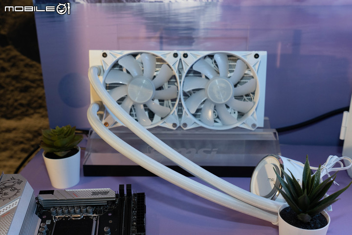 【Computex 2023】微星推出新款機殼與 AIO 水冷套件 應對顯示卡垂直安裝的熱量累積