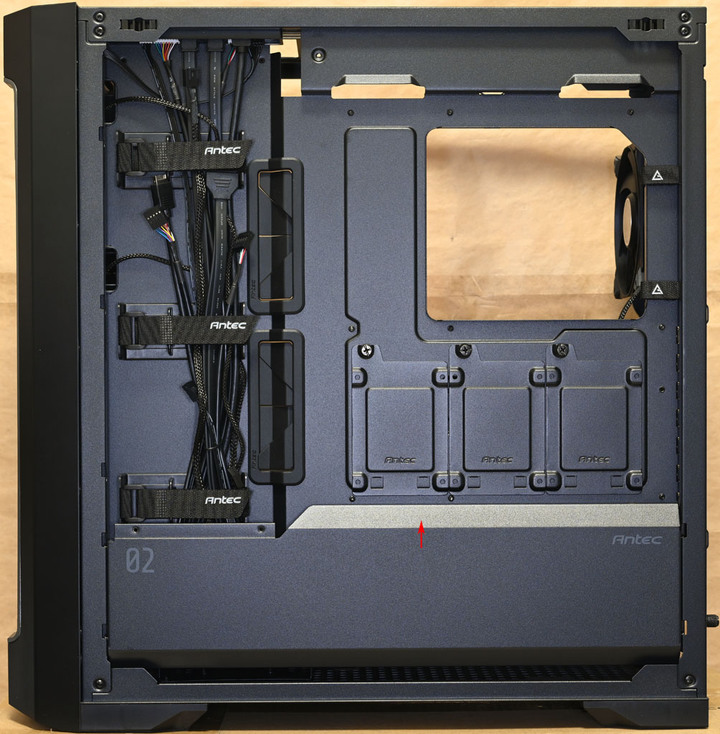 點我看大圖 Antec Performance 1機殼開箱