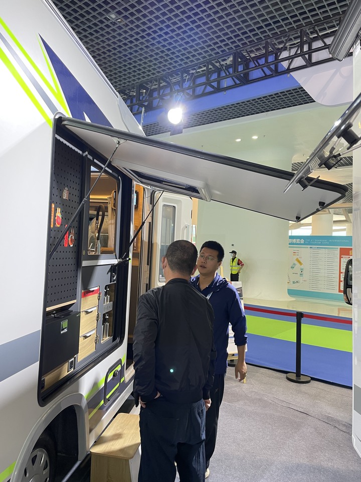 參觀上海國際房車旅遊博覽會 (露營車)