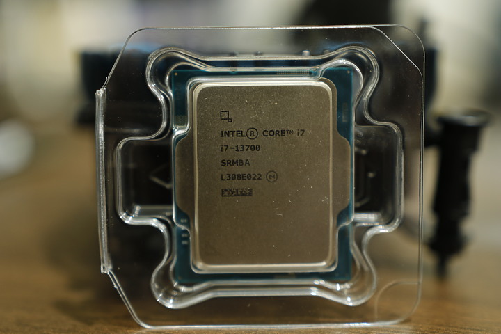 萬元內的誠意之作。由不可描述的 GIGABYTE 技嘉科技 帶來的 【Z790 AORUS ELITE AX】高品質主機板