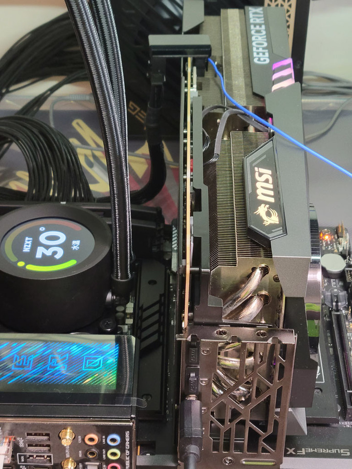 點我看大圖 CableMod 180度12VHPWR轉接頭(B款)開箱測試