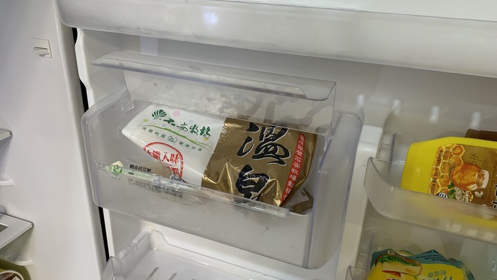 分享真的很大的鏡面608L Toshiba冰箱