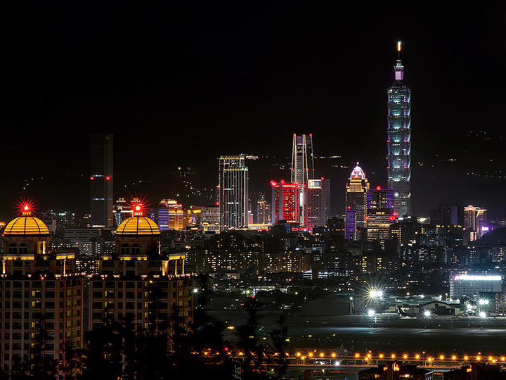 台北兩大超夯夜景新亮相!無邊際夜景讓你遠眺北藝大貢丸
